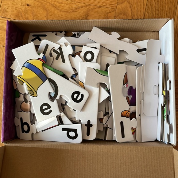 Match It! 4 Letter Words 20 Self-Correcting Puzzle Sets - Picture 2 of 2